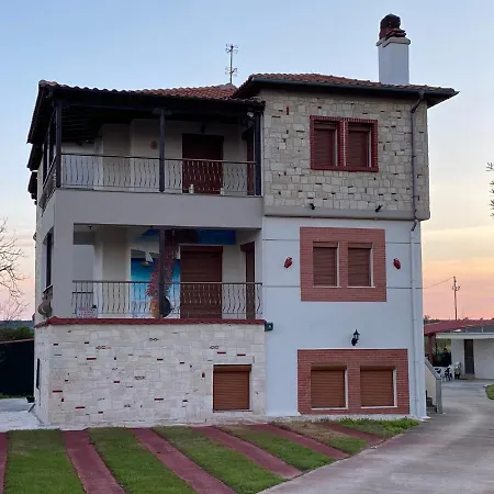 Caryatis Ntoridis & In Apartament Afytos