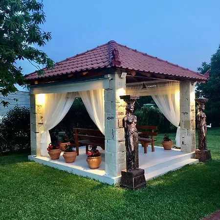 Apartament Caryatis Ntoridis & In