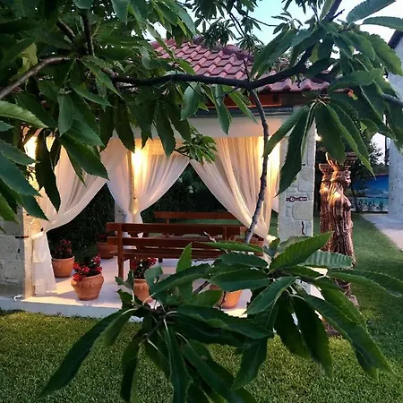 Caryatis Ntoridis & In * Afytos