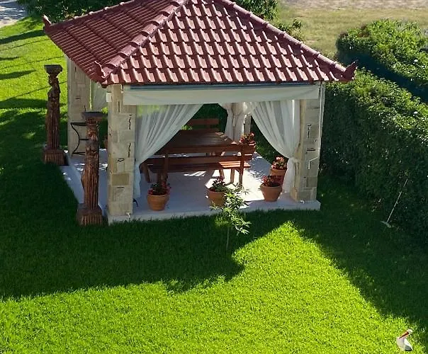 Caryatis Ntoridis & In