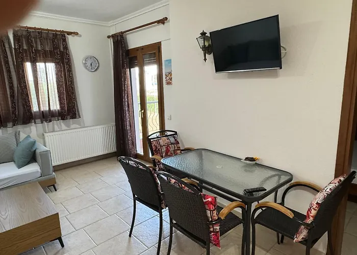 Caryatis Ntoridis & In Appartement Áfitos