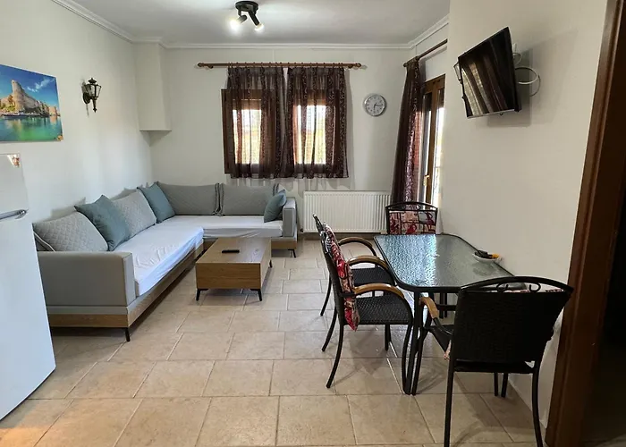 Caryatis Ntoridis & In Appartement