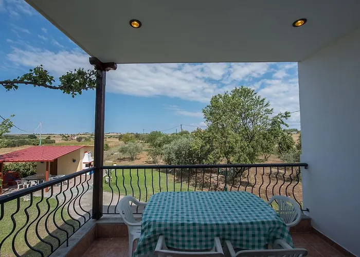 Caryatis Ntoridis & In Áfitos