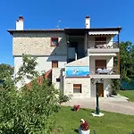 Caryatis Ntoridis & In
