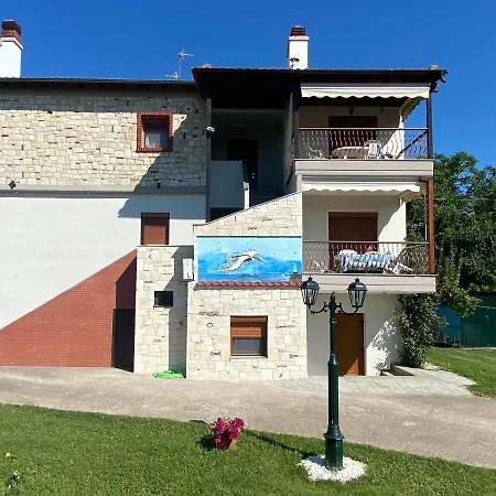 Caryatis Ntoridis & In