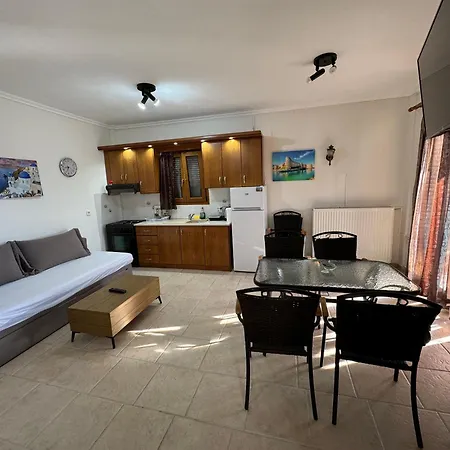 Caryatis Ntoridis & In Apartamento