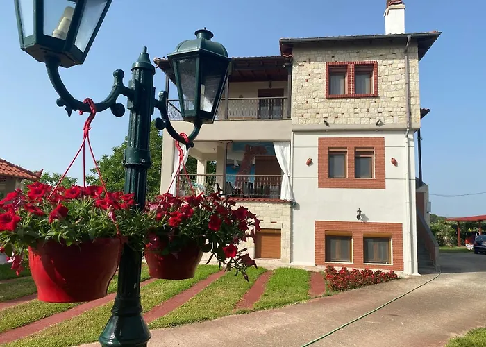 Caryatis Ntoridis & In Afytos